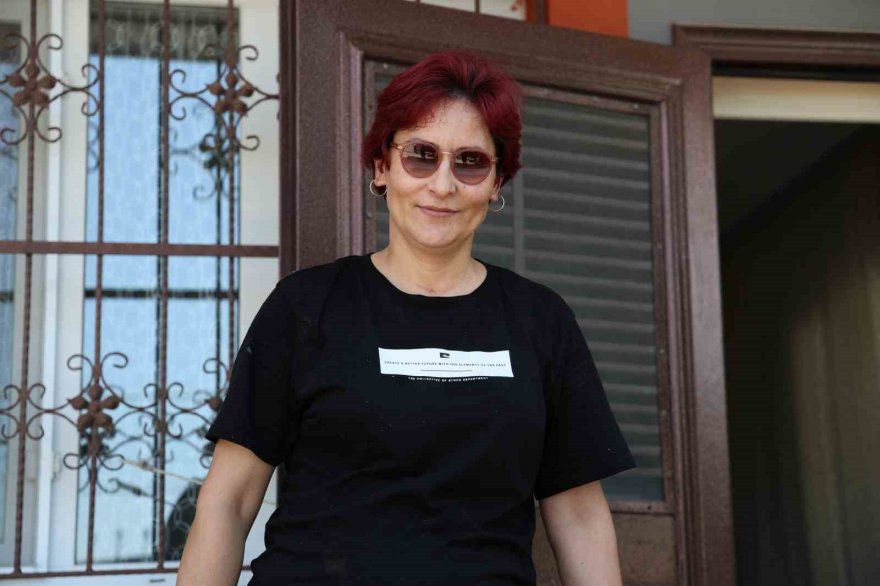 Mahallenin her sokağında su var, tek bu sokakta yok