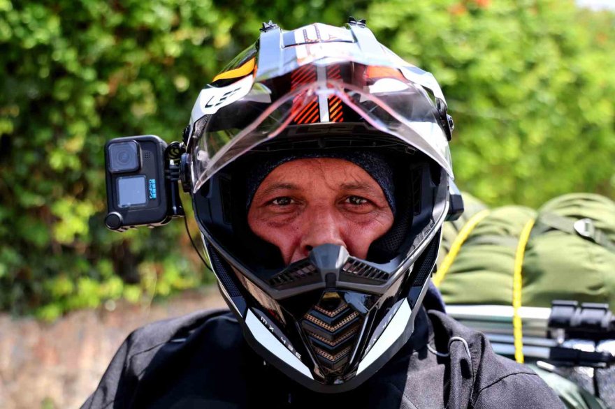 İklim değişikliğine dikkat çekmek için motosikletle kuzey kutup dairesine yola çıktı