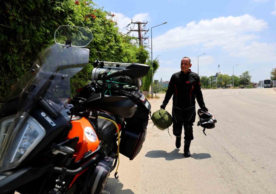 İklim değişikliğine dikkat çekmek için motosikletle kuzey kutup dairesine yola çıktı