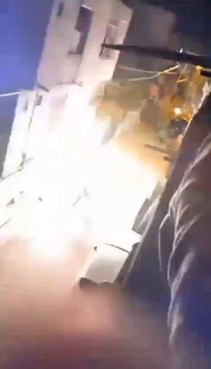 Yengesini dövüp ardından babasının evini yakan şüpheli, 