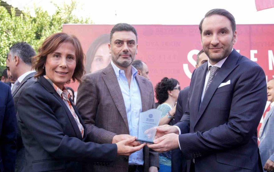 Seyhan Belediyesi Kent Lokantalarında “Askıda Yemek” uygulamasına bağış yapan iş insanlarına plaketli teşekkür