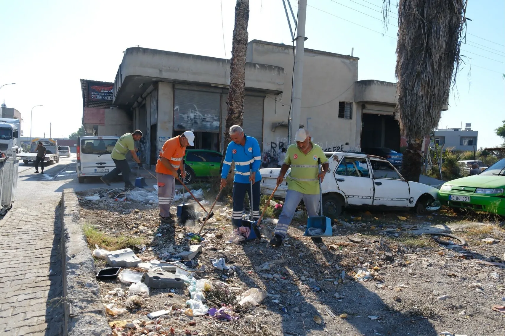 adana-buyuksehir-belediyesinden-temizlik-ve-esnaf-bulusmasi-3.webp