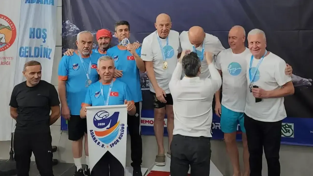 adana-buyuksehir-belediyespor-masterler-yuzmede-63-madalya-kazandi-1775318645.webp