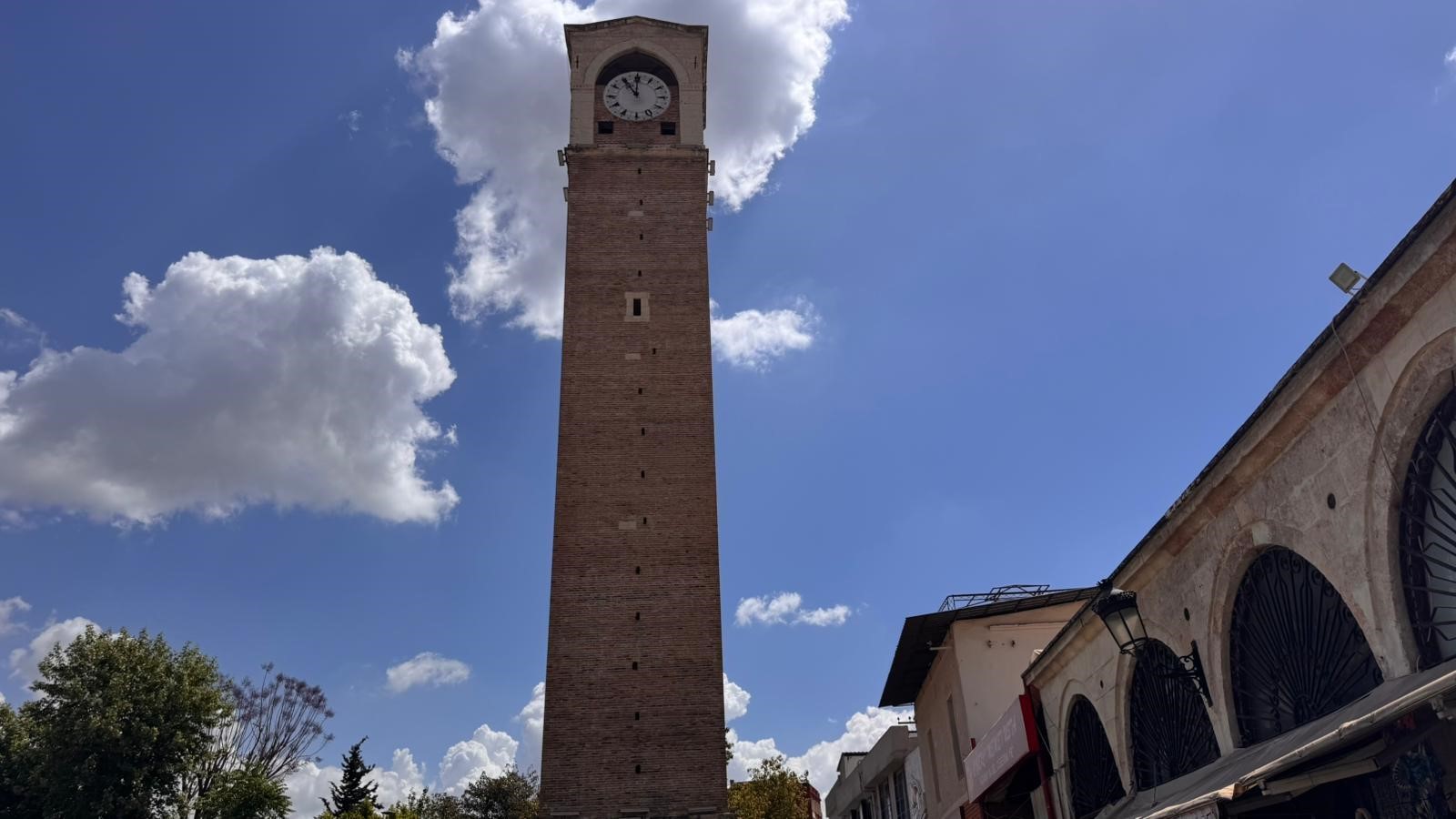 aw706164-06.jpg