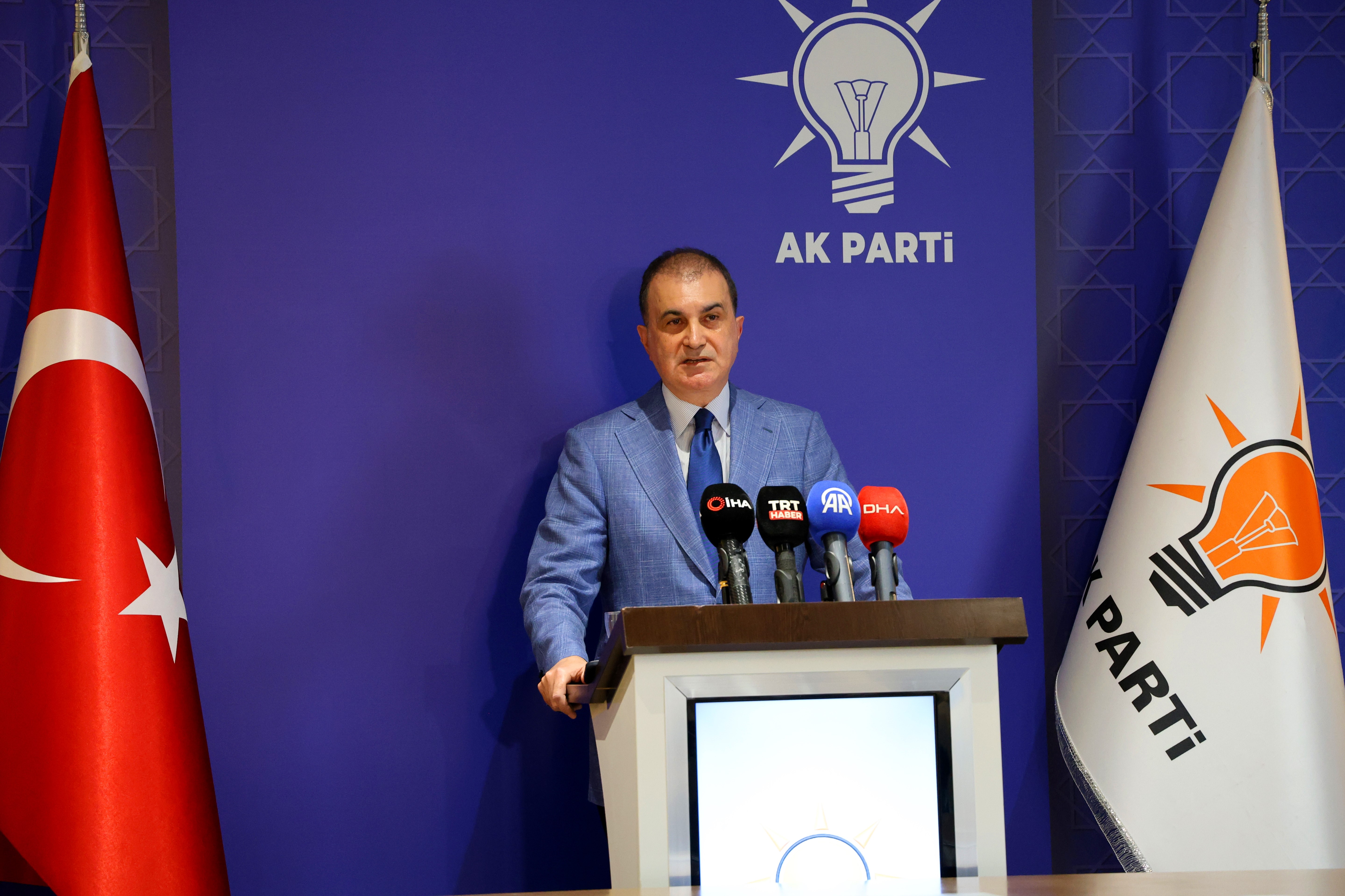 aw712882-03.jpg