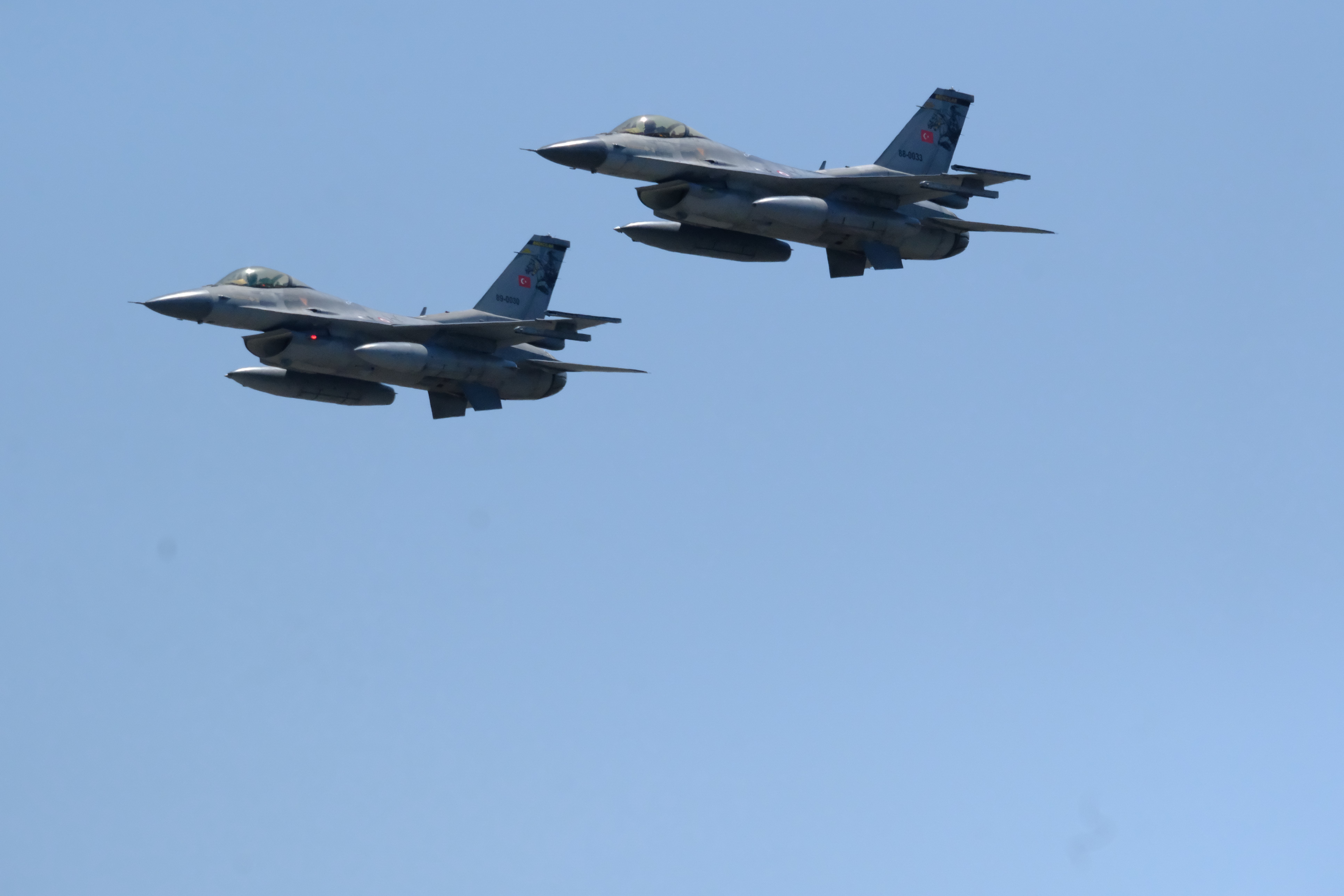 aw716892-03.jpg