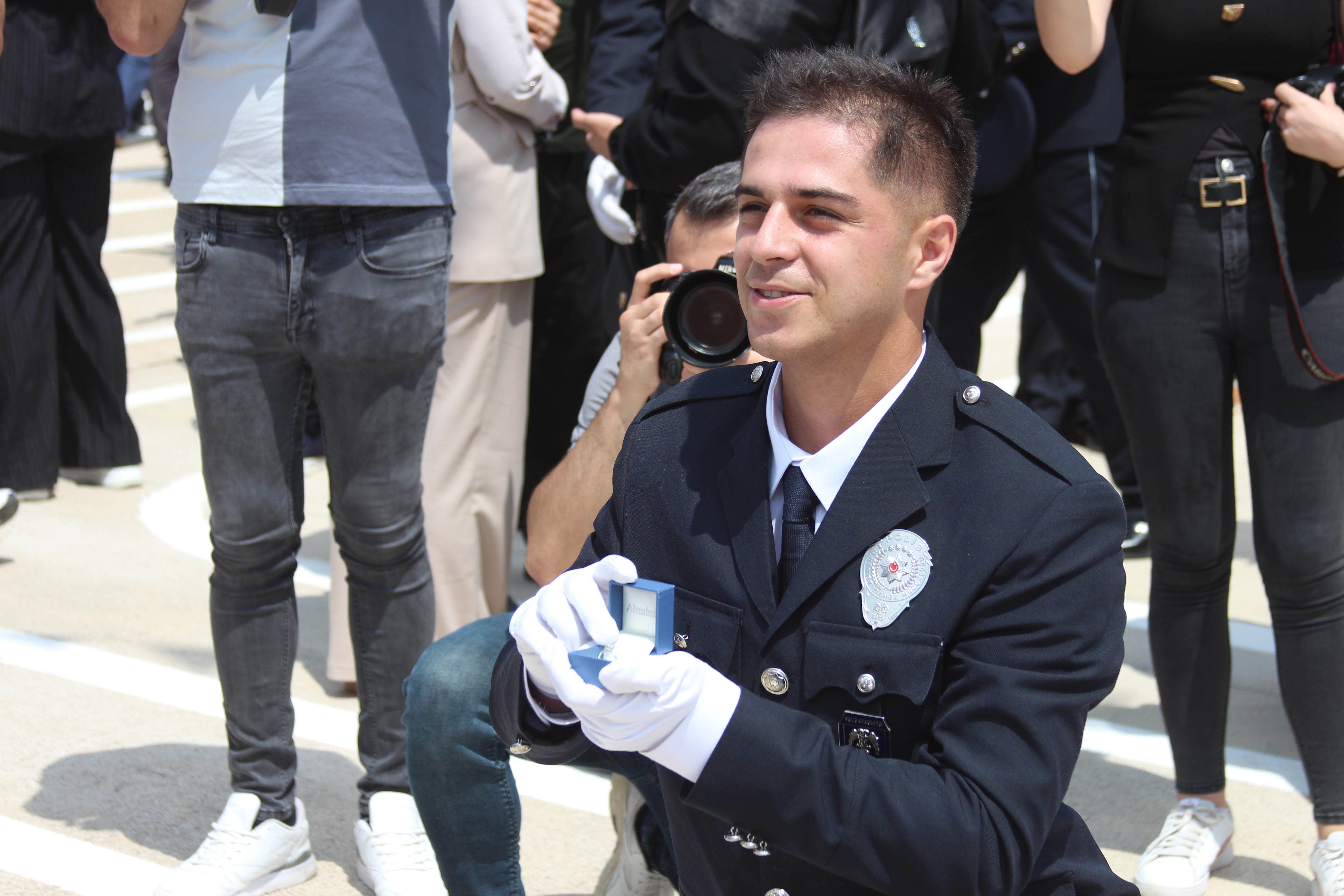 aw733372-02.jpg