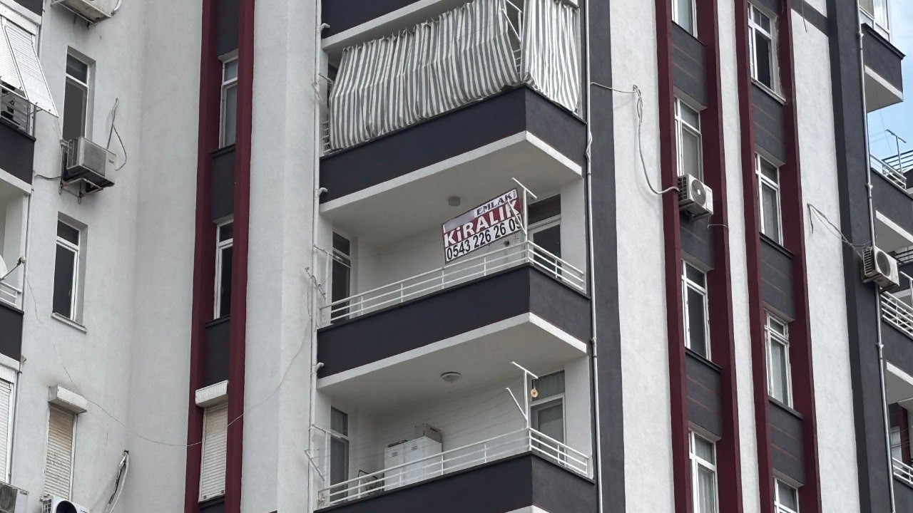 aw780308-02.jpg