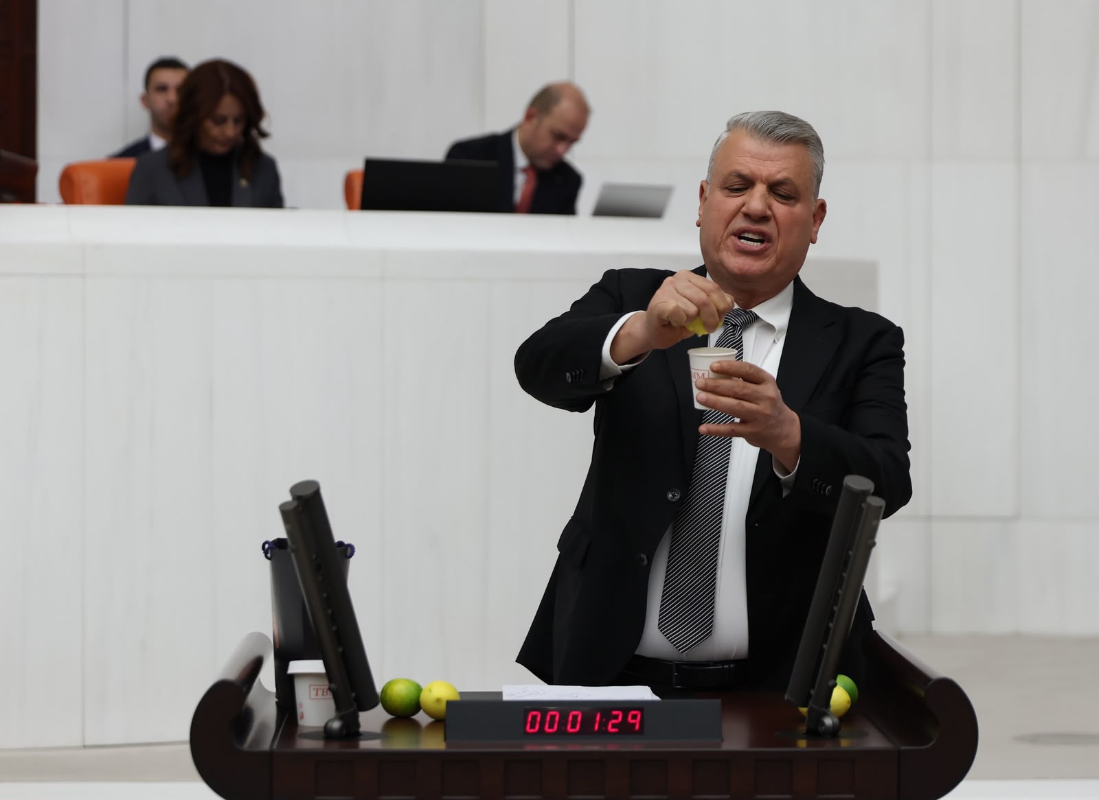 ayhan-barut-limon-gibi-4.jpg