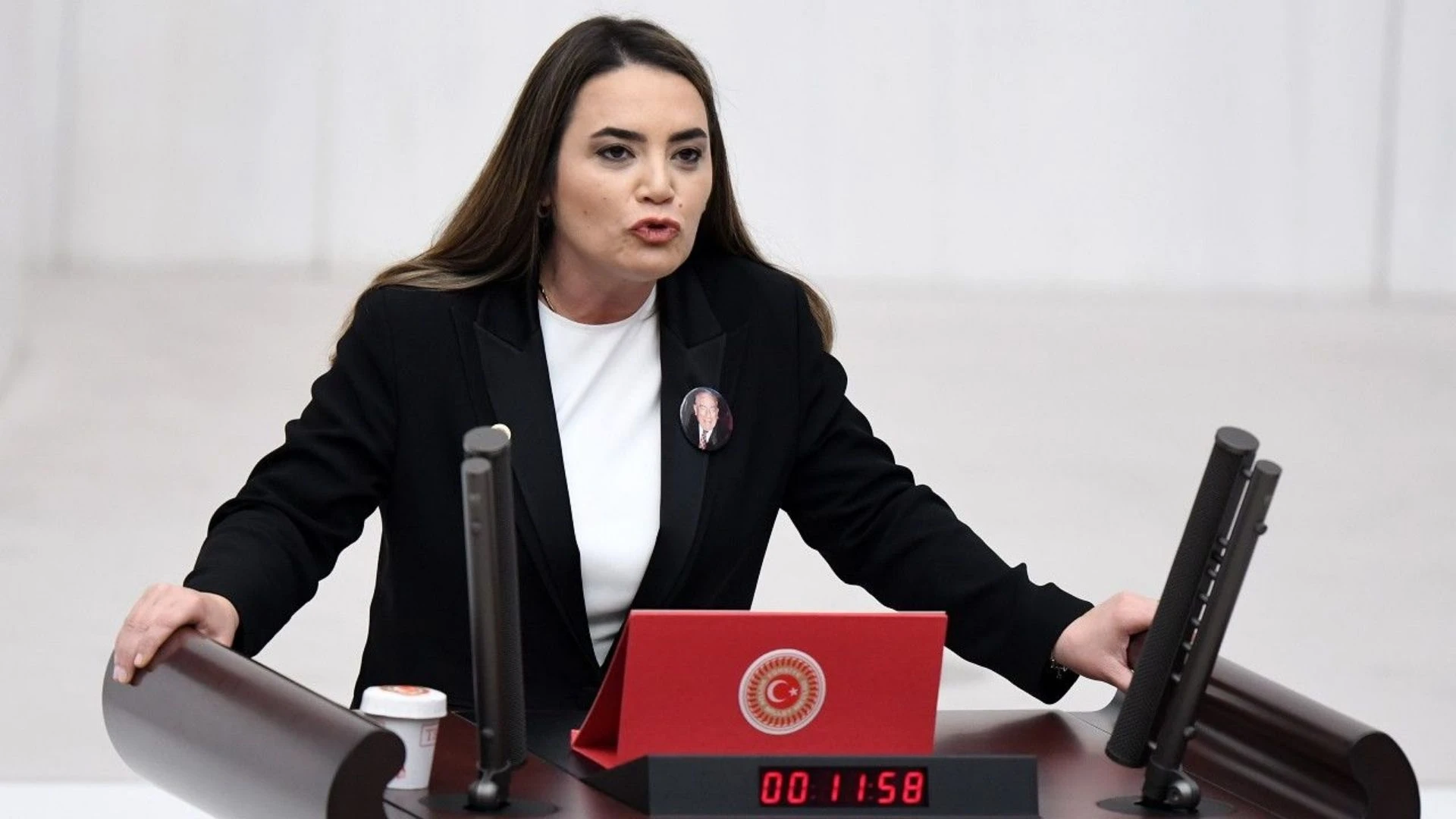 ayyuce-turkes-kimdir-kac-yasinda-ayyuce-turkes-kiminle-evli-meslegi-ne.webp