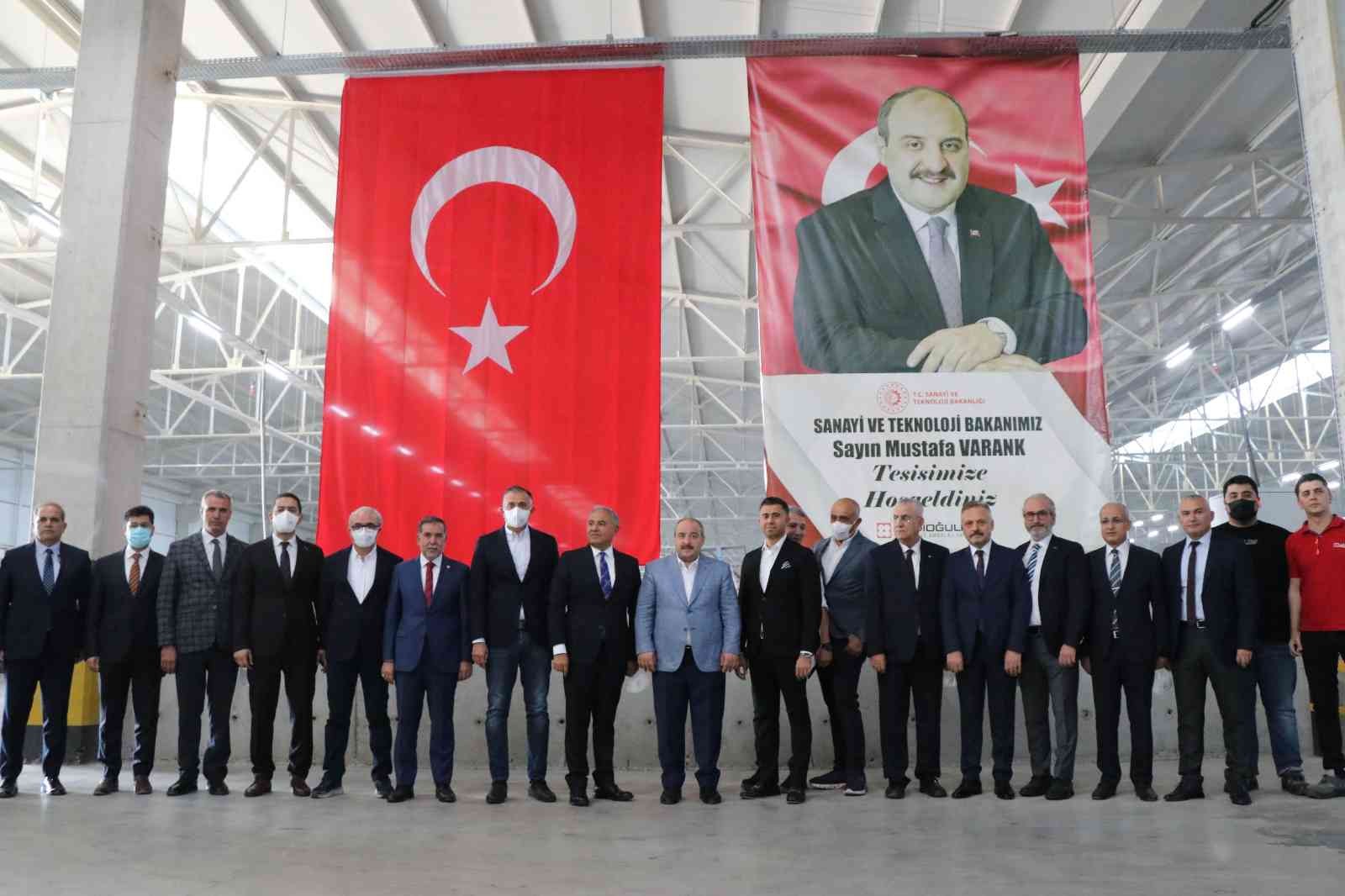 bakan-varank-sanayicimizin-her-konuda-arkasindayiz-ds0nf.jpeg