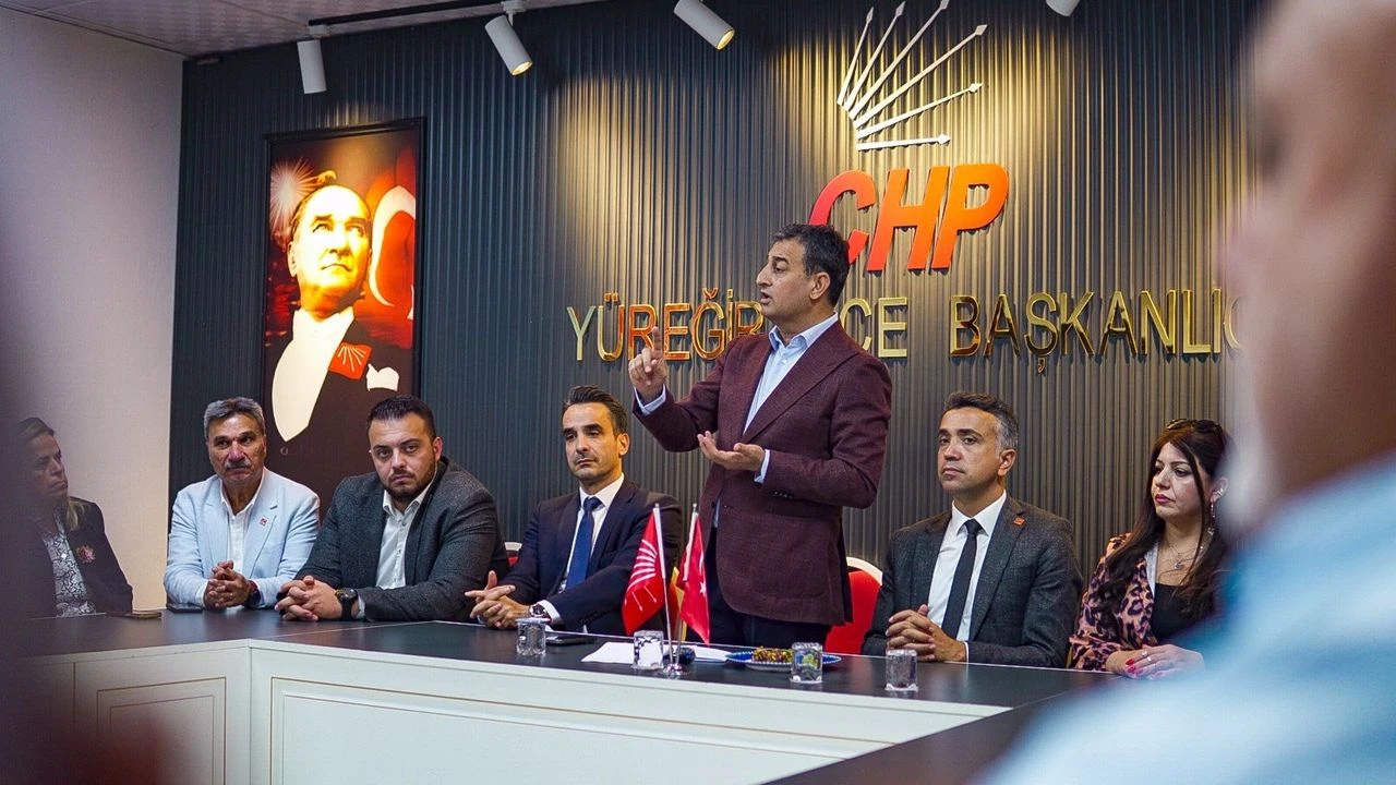 burhanettin-bulut-seyhan-ve-yuregir-orgutleriyle-bulustu-1.webp