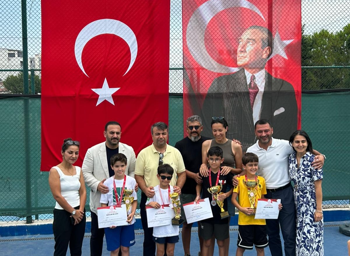 cukurova-tenis-kortlarinda-duzenlenen-adana-yaz-kupasi-tenis-turnuvasi-ve-analig-tenis-il-secmel-1.jpg