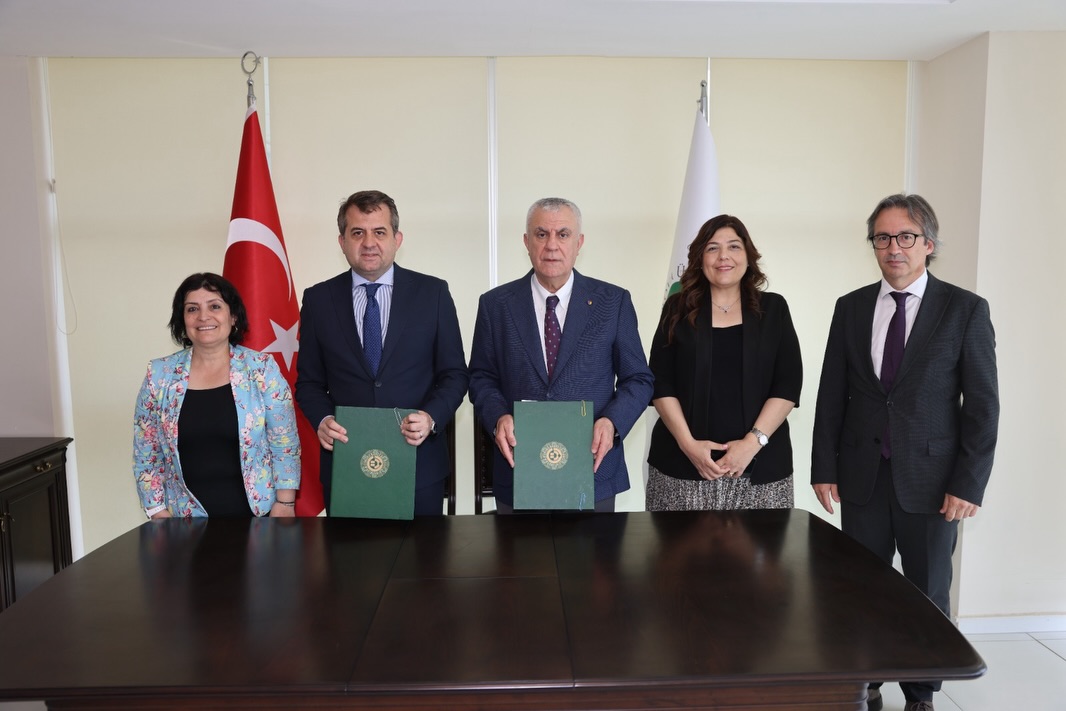 cukurova-universitesi-ile-adana-sanayi-odamiz-arasinda-onemli-bir-is-birligi-protokolune-imza-at-2.jpg
