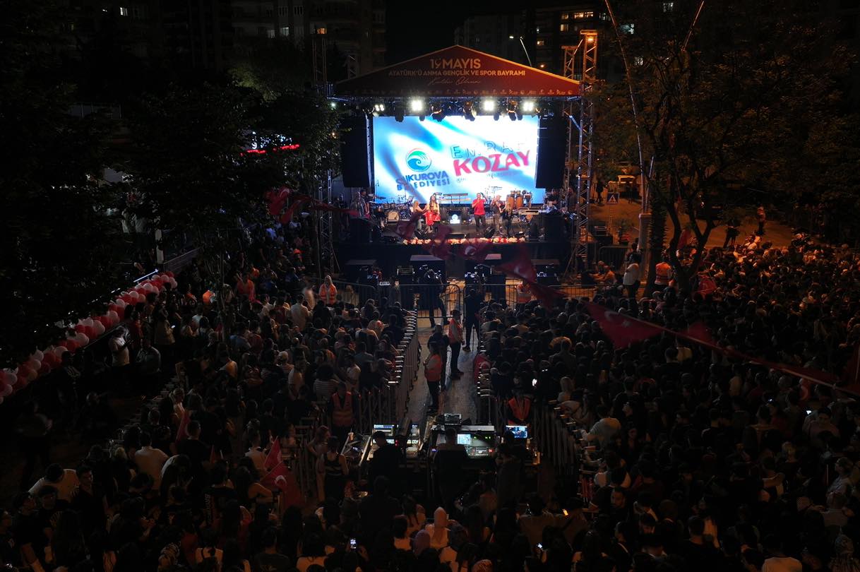 cukurovada-19-mayis-coskusu-meydanlara-sigmadi-14.jpg