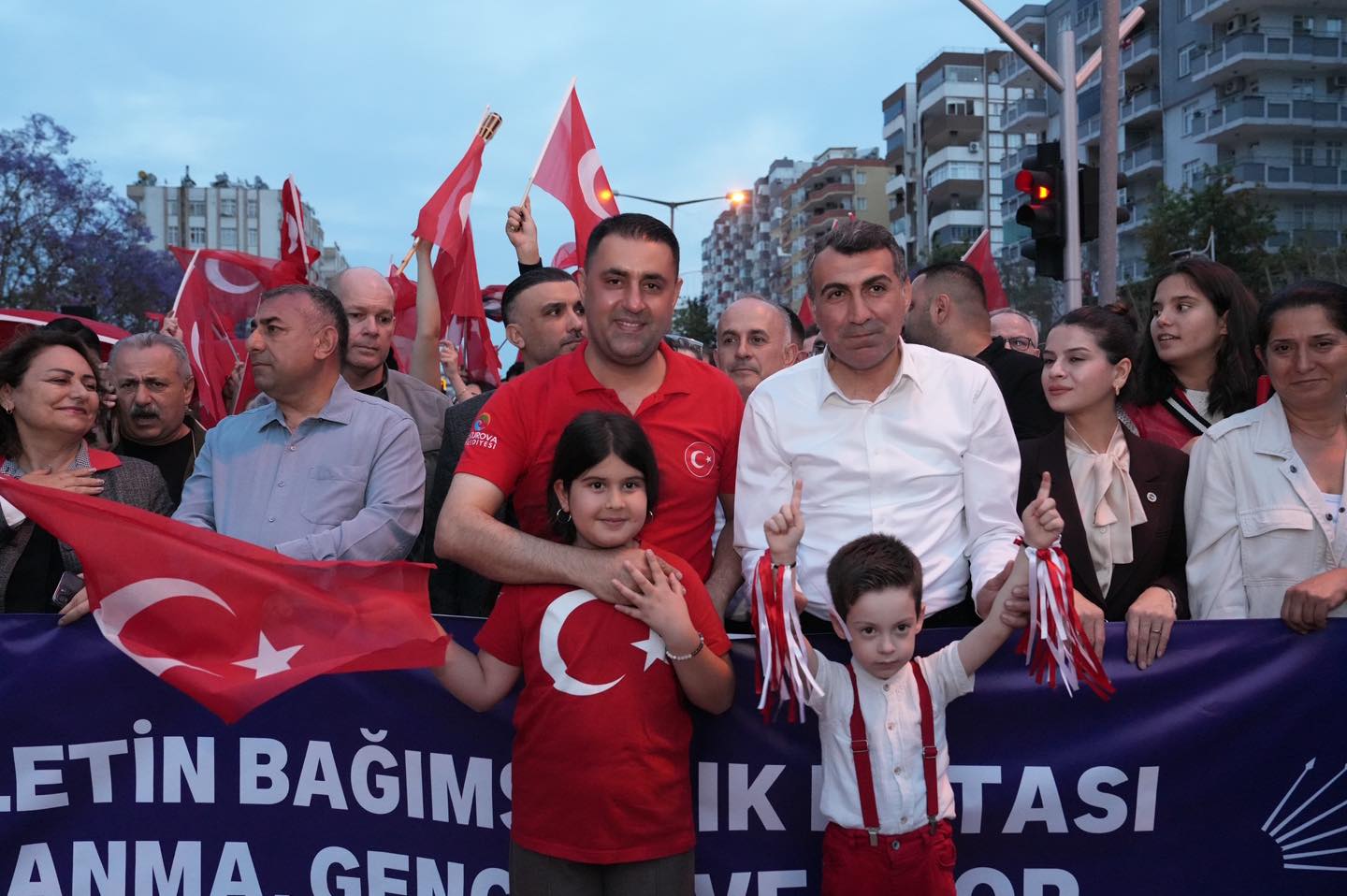 cukurovada-19-mayis-coskusu-meydanlara-sigmadi-2.jpg