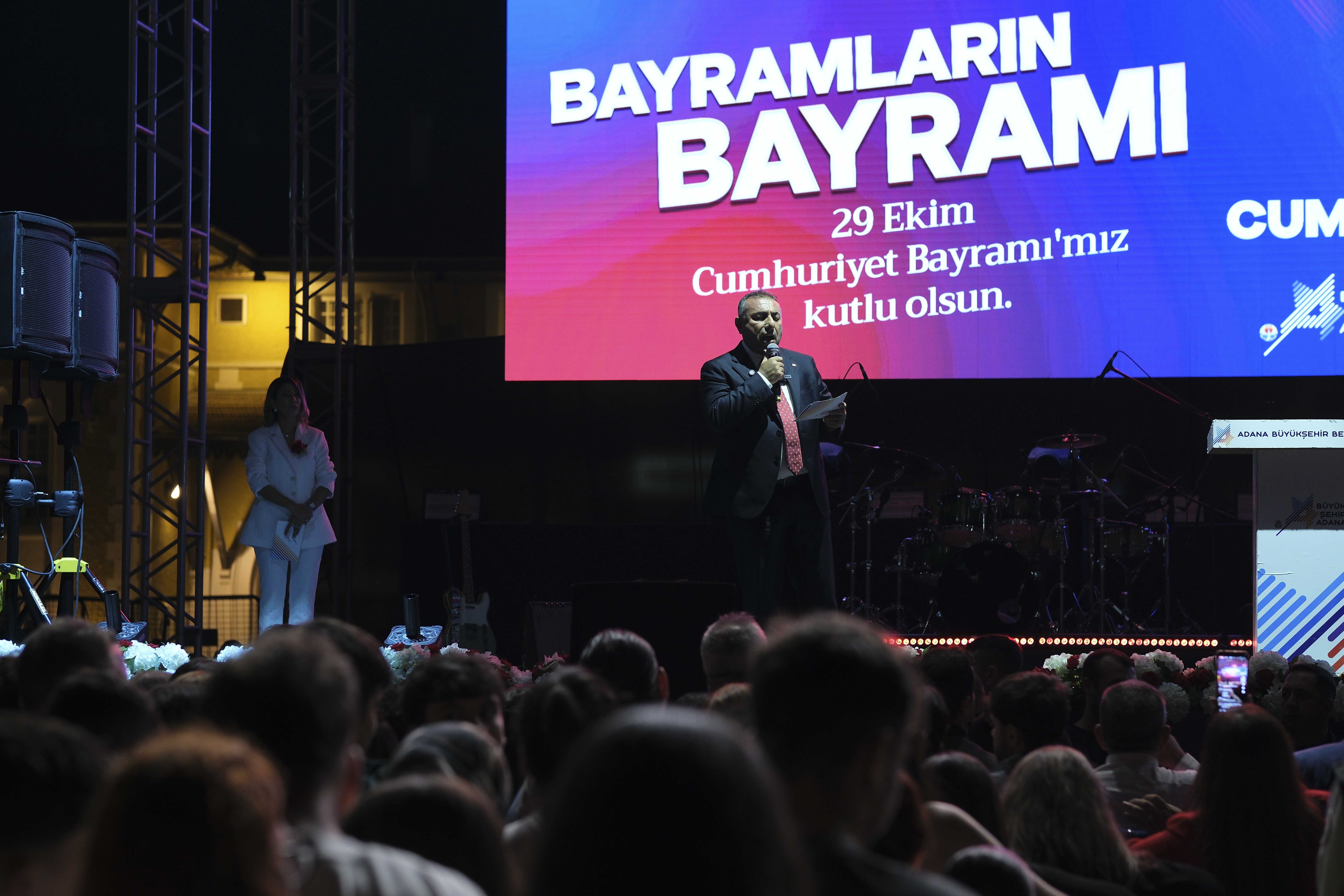 cumhuriyet-bayrami-kortej-ve-konser-5.jpg