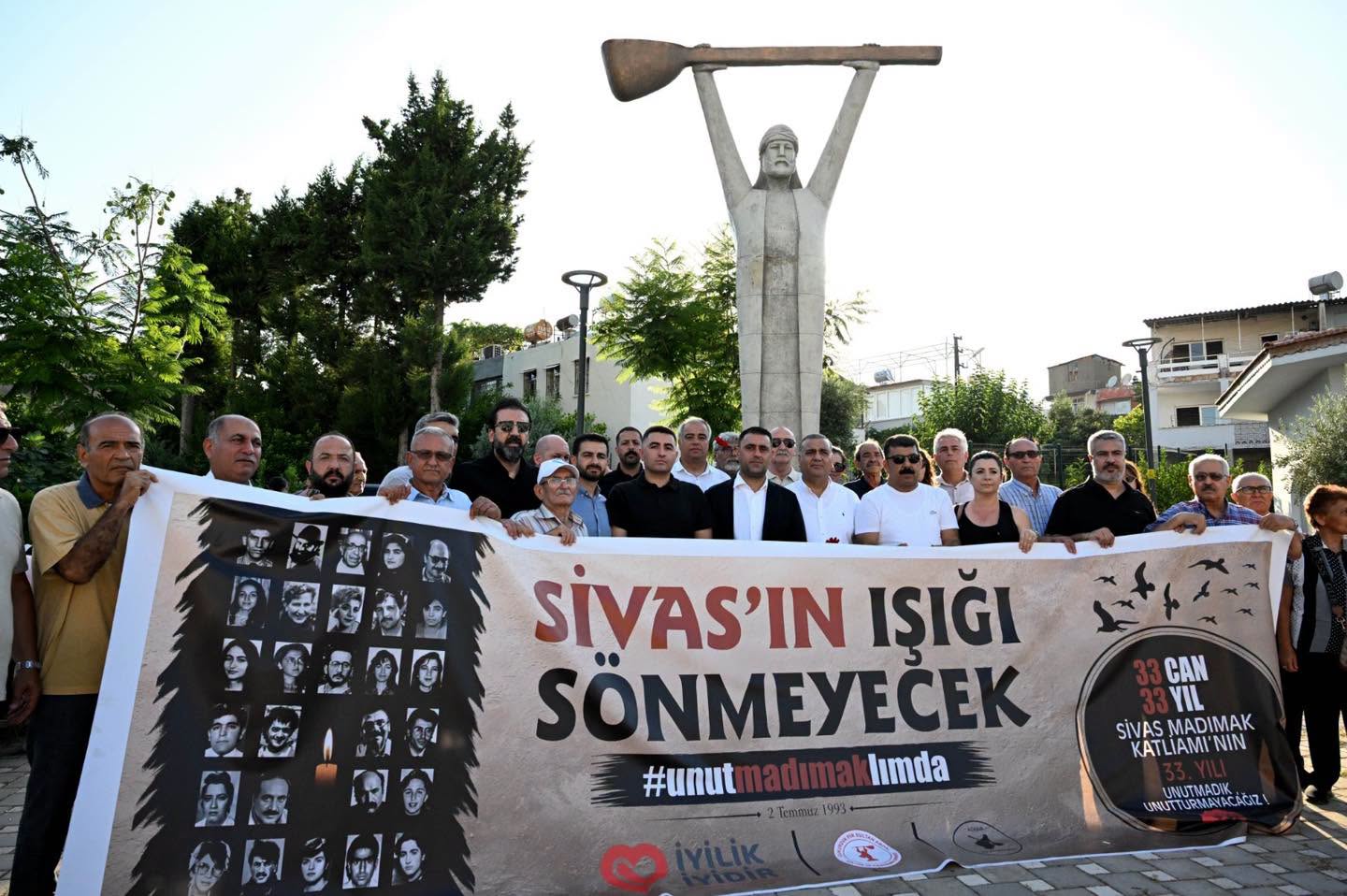madimak-katliami-33-yilinda-madimak-parkinda-anildi-2.jpg