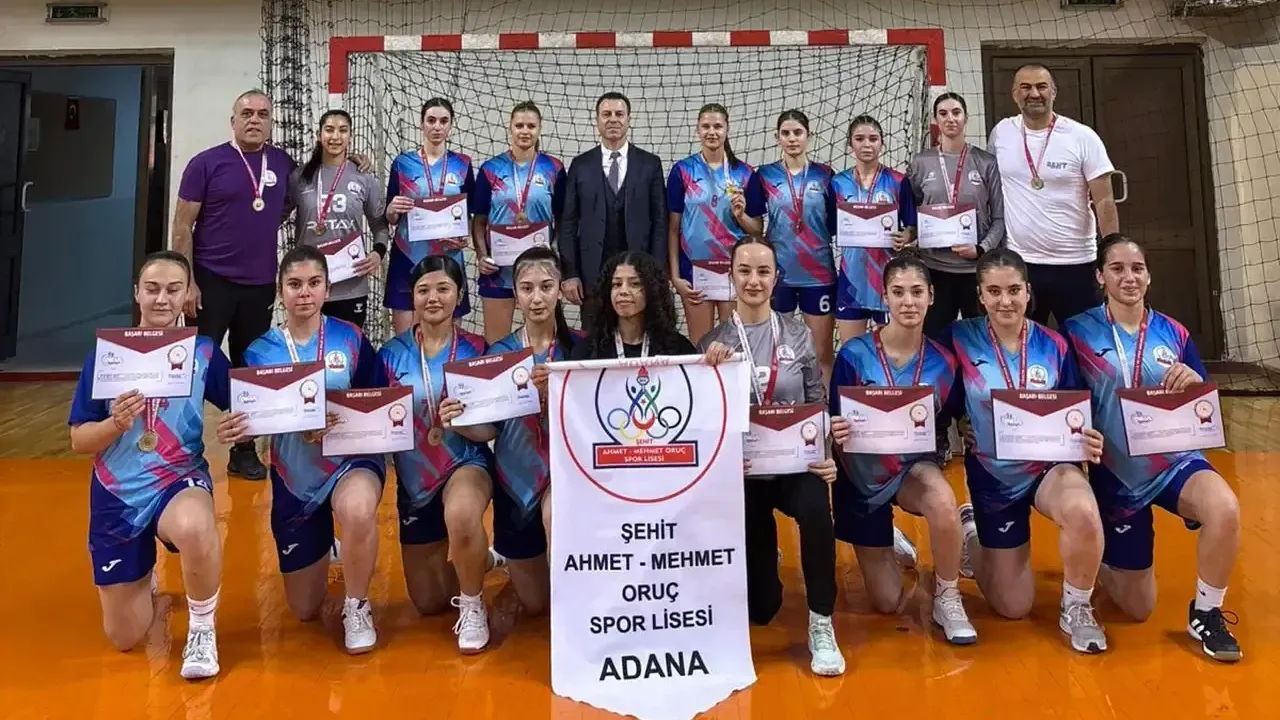 okul-sporlari-hentbol-grup-musabakalari-yuregirde-tamamlandi-1763849014.webp