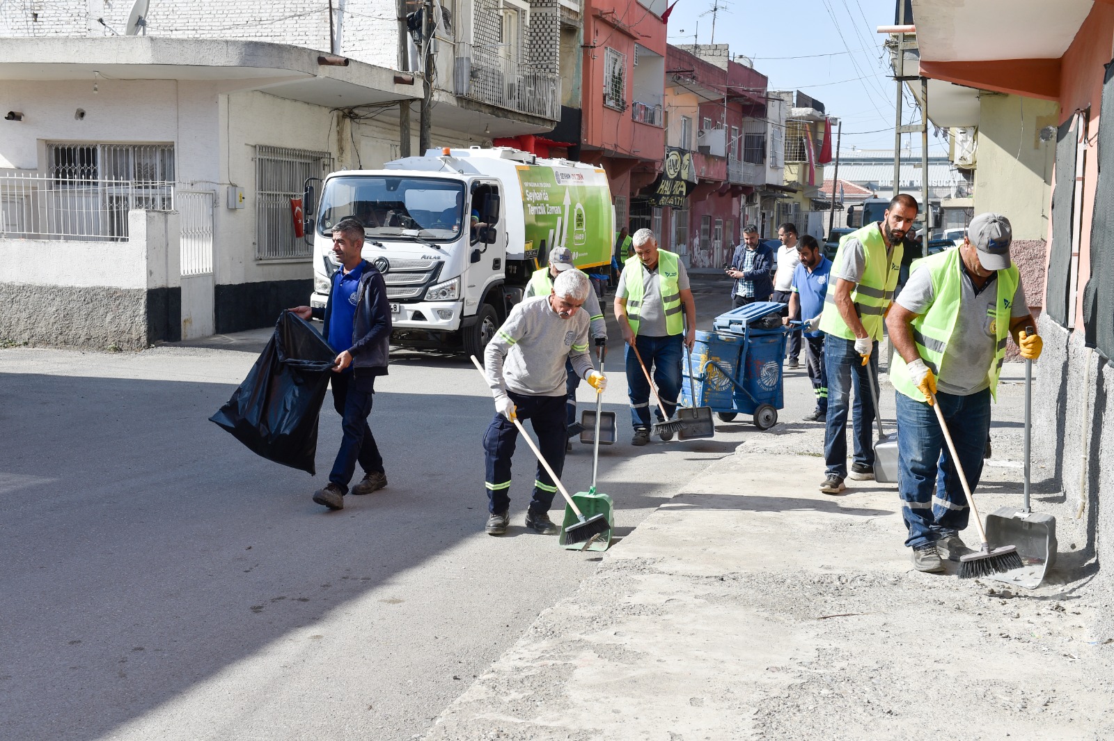 seyhan-belediyesinden-temizlik-atagi-14.jpg