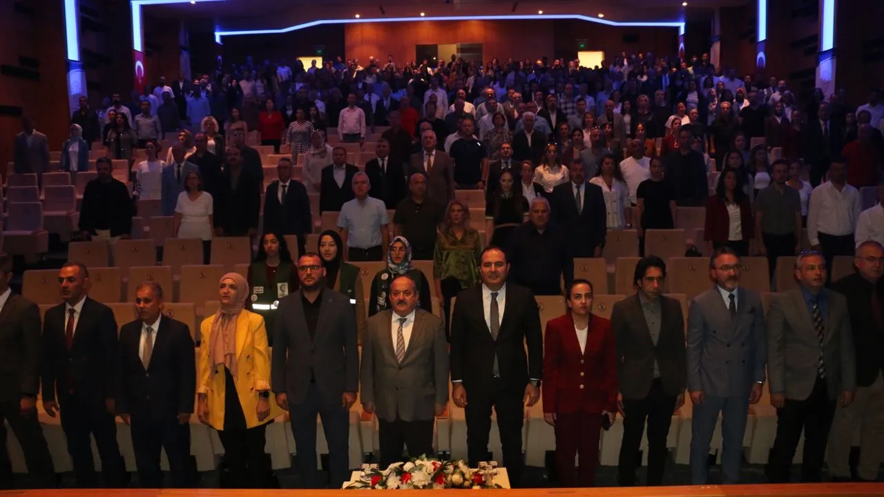 seyhanda-okul-guvenligi-ve-bagimlilikla-mucadele-masaya-yatirildi-2.webp