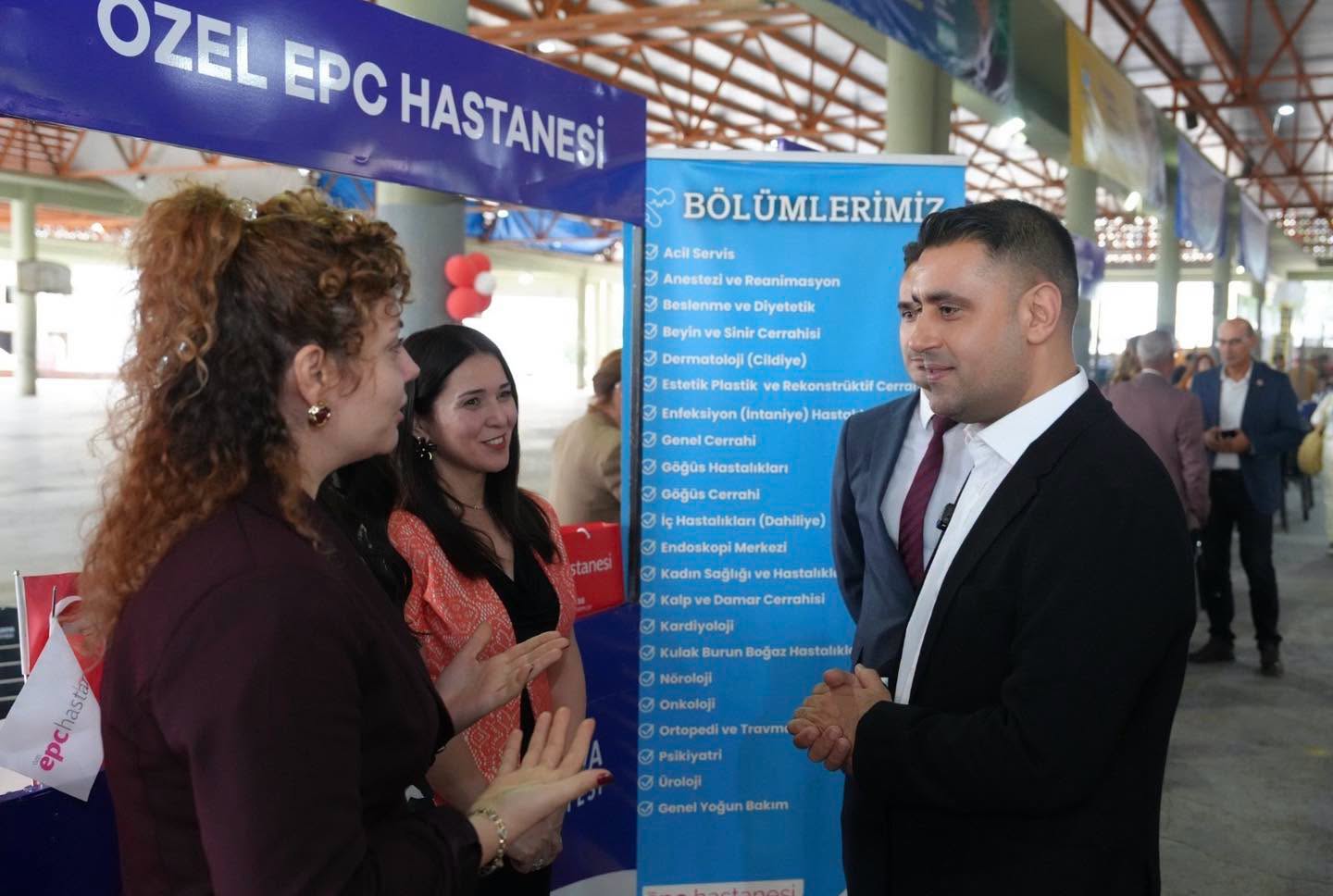 ukurova-belediyesi-3-kariyer-fuari-is-arayanlarla-isverenleri-bulusturdu-1.jpg