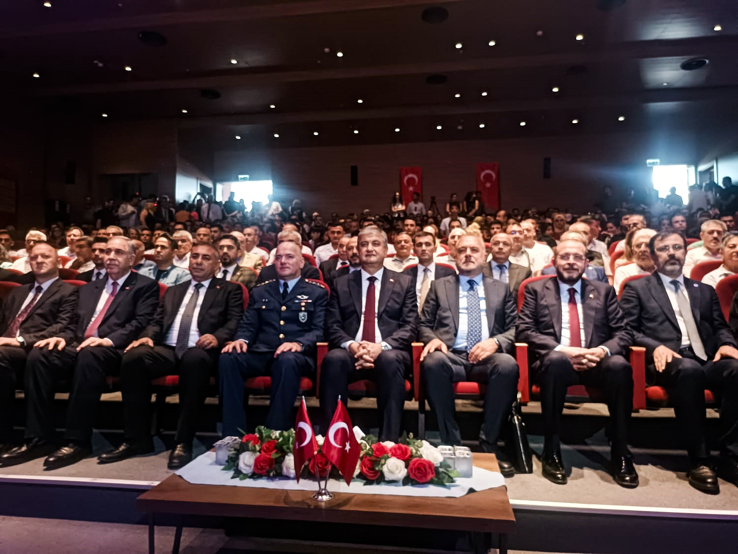 vali-yavuz-15-temmuz-milletin-gelecegi-1409893-418907.jpg