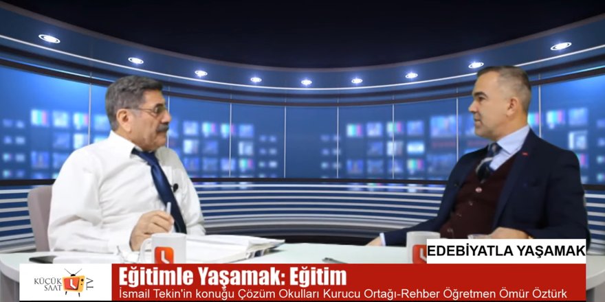 Edebiyatla Yaşamak - Ömür Öztürk